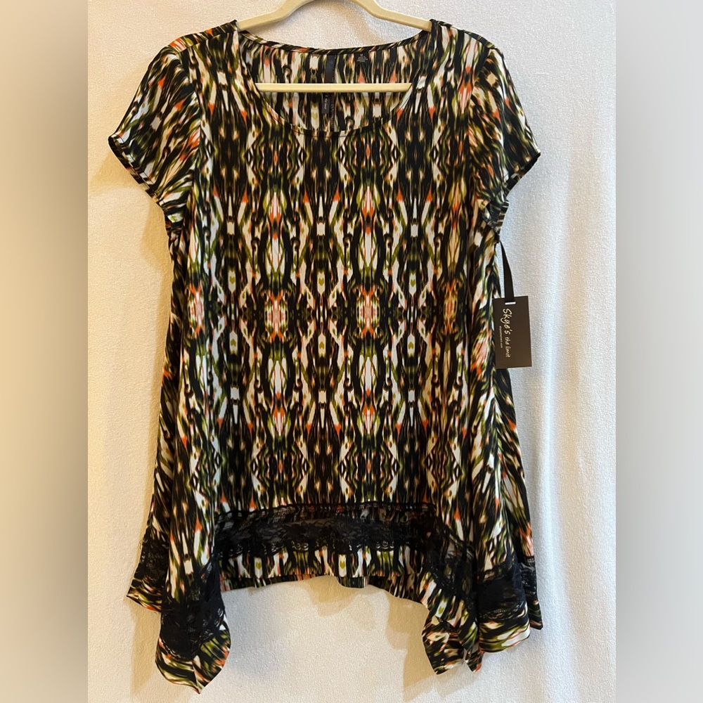Skye’s the Limit Size M Boho Chic patterned top. Brand new with tags, never worn